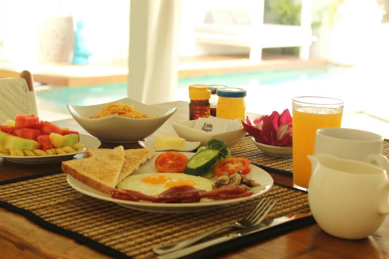 Villa Como Close To Finns Beach Club Kuta Lombok Extérieur photo